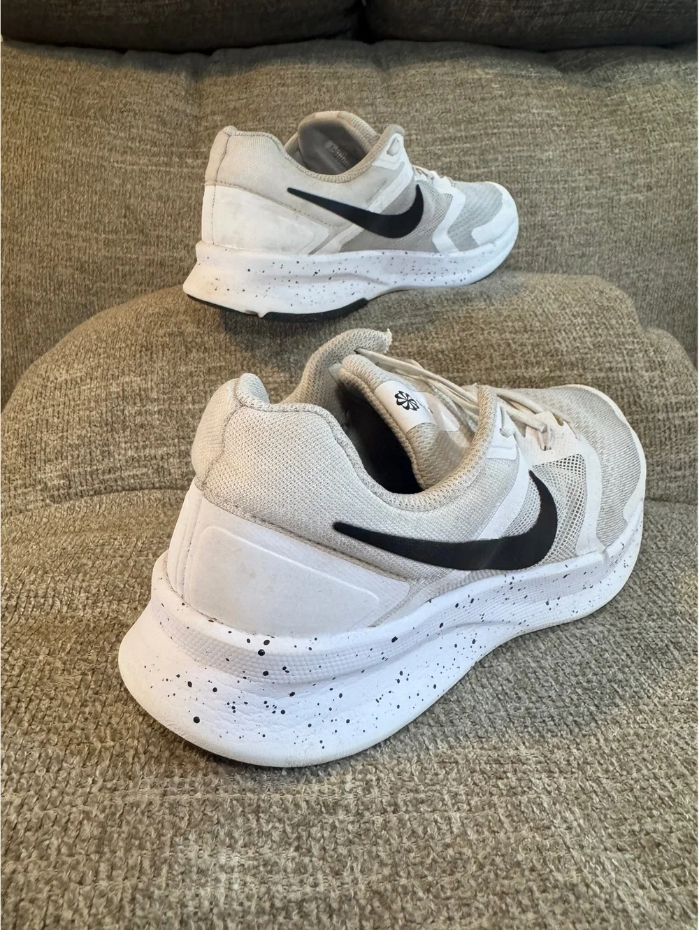 Nike Run Swift 3 Running Shoes White Black Speckled Men's Size 9 IB4370-100